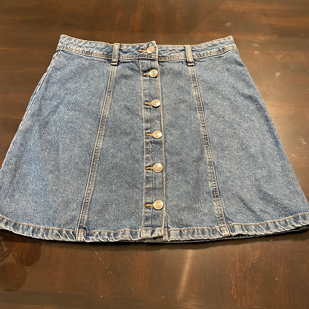Divided H&M denim jean buttons skirt size 4 Medium blue wash